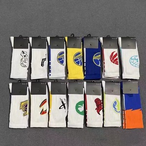 ถุงเท้ากีฬา OEM Elite แบบมีเบาะรองรับ สำหรับบาสเก็ตบอล วิ่ง และฟุตบอล ขายส่ง ระบายอากาศได้ดี พร้อมโลโก้แฟนซี - Product Image 2