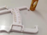 Pince de mesure de la graisse corporelle, outil portable de mesure des plis cutanés avec tableau de référence pour le suivi quotidien de la santé corporelle