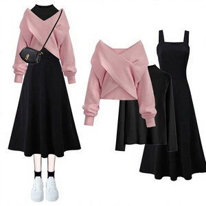 Ensemble trois pièces décontracté pour femme : pull en maille croisée unie, t-shirt à manches longues et jupe en toile – Écoresponsable - Product Image 2