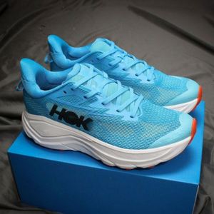 Chaussures de sport décontractées Hokas de haute qualité, légères, à semelle épaisse, chaussures de course tendance, respirantes en mesh pour l'été, chaussures de marche - Product Image 1