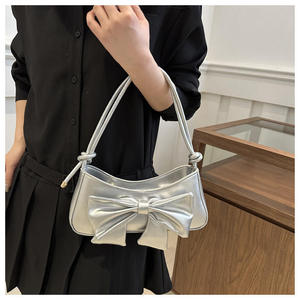 Sac fourre-tout tendance en cuir PU de haute qualité pour femme, sac à bandoulière polyvalent avec fermeture éclair - Product Image 5