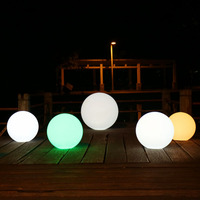 Boule lumineuse LED étanche rechargeable pour extérieur, pelouse, cour, décorative, en plastique, IP55, à intensité variable