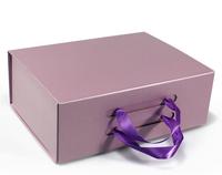 Dossiers cadeaux en papier cartonné pliables de luxe avec logo personnalisé, gaufrage, matériaux recyclés, emballage de vêtements, chaussettes, fourrure personnalisée