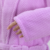 Peignoirs en velours corail rose personnalisés en gros, doux, respectueux de la peau, absorbants et à séchage rapide