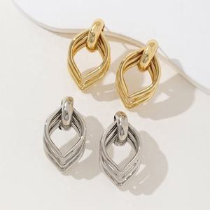 ต่างหูโลหะสไตล์เรโทร ดีไซน์เรขาคณิตหลายชั้น ทันสมัย ชุบทอง สำหรับผู้หญิงใส่ไปงานปาร์ตี้ - Product Image 1
