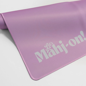 แผ่นรองเล่นไพ่นกกระจอกสีม่วงลาเวนเดอร์ ลายโลโก้ Let's Mahj-On กันลื่น พับได้ กันน้ำ พร้อมลายอเมริกันประดับอัญมณีสีม่วง - Product Image 1