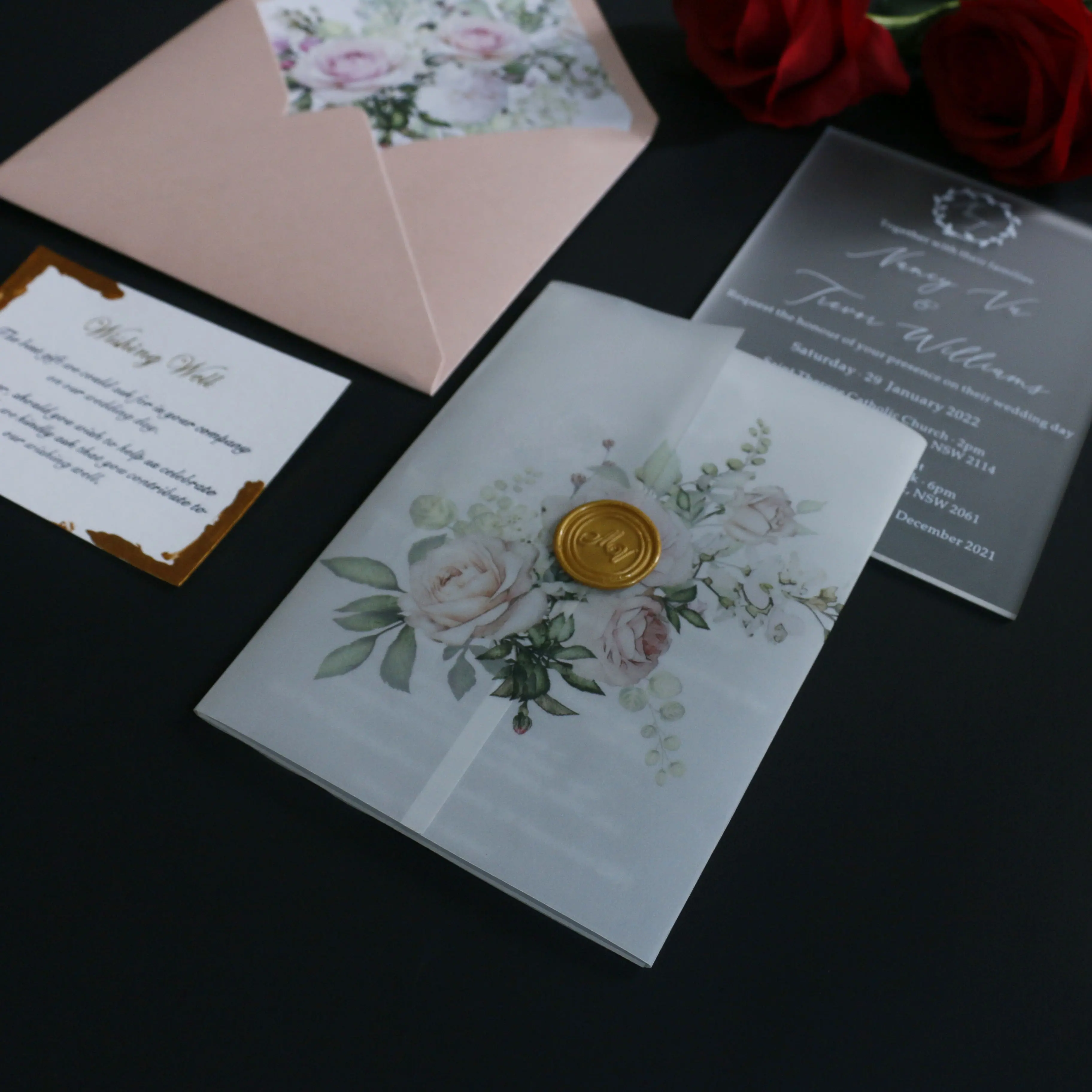 Papel de cartões de casamento personalizado, convite de casamento acrílico fosco com design floral com manga de vellum