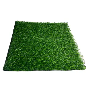 Verdickte Bodenfläche im Freien Dekorativer Rasen grüner Gras teppich 25mm Kunstrasen