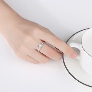 Anillo de Plata de Ley S925 al por Mayor con Moissanita de 1 Quilate, Estilo Clásico, Joyería Minimalista para Mujer - Product Image 2