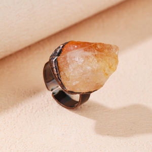 خواتم كريستال حجرية مطلية بالبرونز قابلة للتعديل أحجار خام للشفاء غير منتظمة مصنوعة يدويًا من النحاس خمر خواتم مجوهرات الهيب هوب - Product Image 1