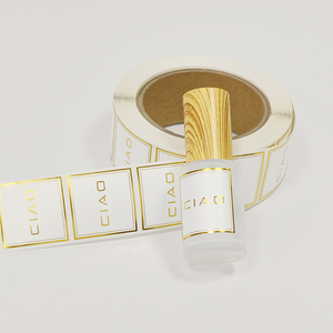 Etiquetas en rollo con estampado en lámina dorada de tamaño personalizado, resistentes al aceite, para empaques de botellas de marcas de lujo - Product Image 1