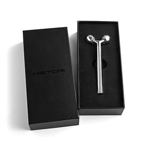 Extravagante Caja Negra de Herramientas de Belleza con Fondo Plano Color Plata Senior Sense - Product Image 6