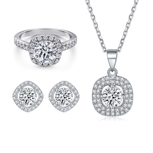 Ensemble de bijoux tendance en argent 925 avec halo de zirconias cubiques ronds, ensemble délicat de pendentif, boucles d'oreilles et bague en zirconias pour filles, cadeau d'anniversaire - Product Image 5