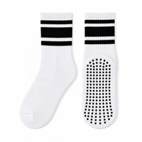 Chaussettes de Pilates personnalisées antidérapantes avec points en silicone, chaussettes de yoga OEM ODM, faible MOQ, logo personnalisé, chaussettes de fitness antidérapantes pour femmes