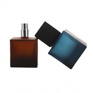 Vente en gros de flacons de parfum carrés de luxe 30ml 50ml 100ml, flacons en verre vides avec boîte d'emballage, couvercle personnalisé, impression à l'écran - Product Image 5