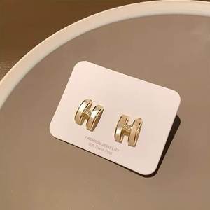 Pendientes de Moda con Letra H, Elegantes Pendientes de Cristal con Letra H en Plata S925 para Aniversario - Product Image 5