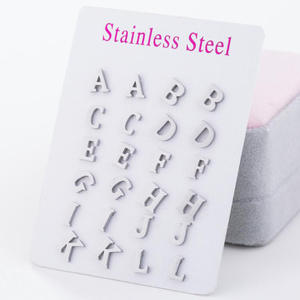 ट्रेंडी 8 मिमी मिनी स्टेनलेस स्टील पत्र सबसे पहले साधारण सादे सादे चांदी और सोने की प्लेटिंग पहली बालियां - Product Image 5