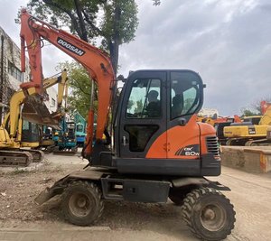 6 Ton Korea Wheel Excavator <b>Used</b> Doosan DX60 Wheel Excavator in Original Painting Secondhand Doosan DX60 Excavator in Low Price - Product Image 1