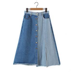 กระโปรงยีนส์ทรงเอไลน์สำหรับผู้หญิงไซส์ใหญ่ แต่งสีบล็อกและลายปะติด พร้อมดีไซน์ผ่าข้าง รุ่น N8040 - Product Image 2