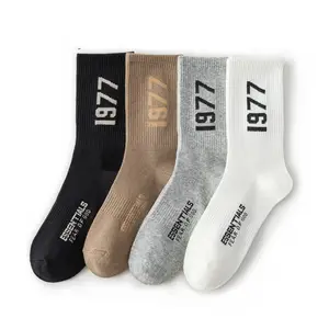 Hommes femmes printemps et automne mode chaussettes hiphop personnalité sport skateboard loisirs chaussettes