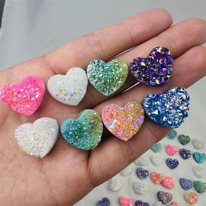 Arte popolare naturale di piccole dimensioni angelo Aura quarzo cristallo a grappolo cuori mescolano colori galvanici cuore gemma per collana pendente - Product Image 5