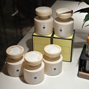 Elegant White Aroma Diffuser Bottle Set Minimalist Design for Home Fragrance China Gift Handcrafted Air Aromatherapy 1 Set - Product Image 1