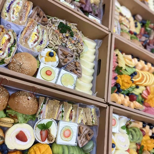 Venta al por mayor de cajas de embalaje de alimentos desechables con tapa, tarta de huevo, sándwich, patatas fritas, hamburguesa, cajas de pastoreo, caja de cartón de papel para Picnic - Product Image 1