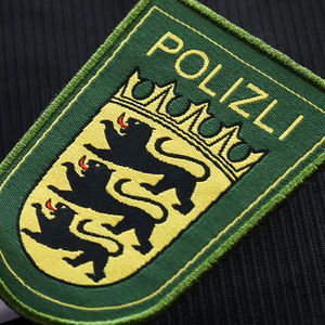 Produttore tessuto personalizzato Patch di ferro su cucire su paramedico di soccorso uniforme di emergenza ricamato toppe - Product Image 4