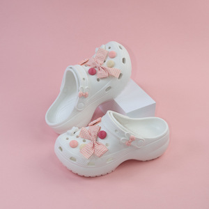 Zuecos con lazo bonitos para mujer, sandalias de verano con suela gruesa que aumentan la altura, antideslizantes, para la playa, con punta cerrada. - Product Image 3