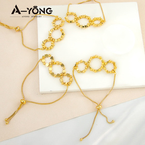 Pulseira Ajustável de Coração em Latão com Estrela Dourada para Mulheres - Atacado de Fábrica - Product Image 4