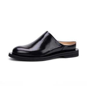 Guangzhou Genuine <strong>Leather</strong> Custom Shoe Factory OEM ODM <strong>Clogs</strong> for <strong>Man</strong> Casual Dress Shoes Soft <strong>Leather</strong> Mules in Black - Product Image 3