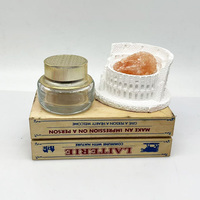 Pot à crème en verre transparent rond et court avec motif en relief et couvercle plaqué or, récipient pour soins du visage