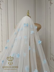 طرحة زفاف جميلة باللون الأزرق الفاتح من QUEENSGOWN، طرحة عروس فاخرة مع زهور شبكية ثلاثية الأبعاد وذيل طويل مع مشط - Product Image 6
