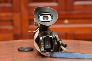 Máy quay video kỹ thuật số Sony NEX-VG20E cũ, giá sỉ thấp, dùng để quay vlog - Product Image 5