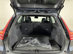 Volvo XC40 Recharge EAWD 4 portes SUV 2022, conduite à gauche, sièges en cuir, caméra de recul, occasion, vente à prix réduit - Product Image 4