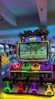 Machine de jeu d'arcade de course automobile pour 4 joueurs, simulateur de conduite à monnayeur pour centre de divertissement familial (FEC)