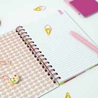 Mignon cahier à spirale de taille A5 à impression personnalisée avec logo personnalisable, motifs de cœur et de fleurs installés