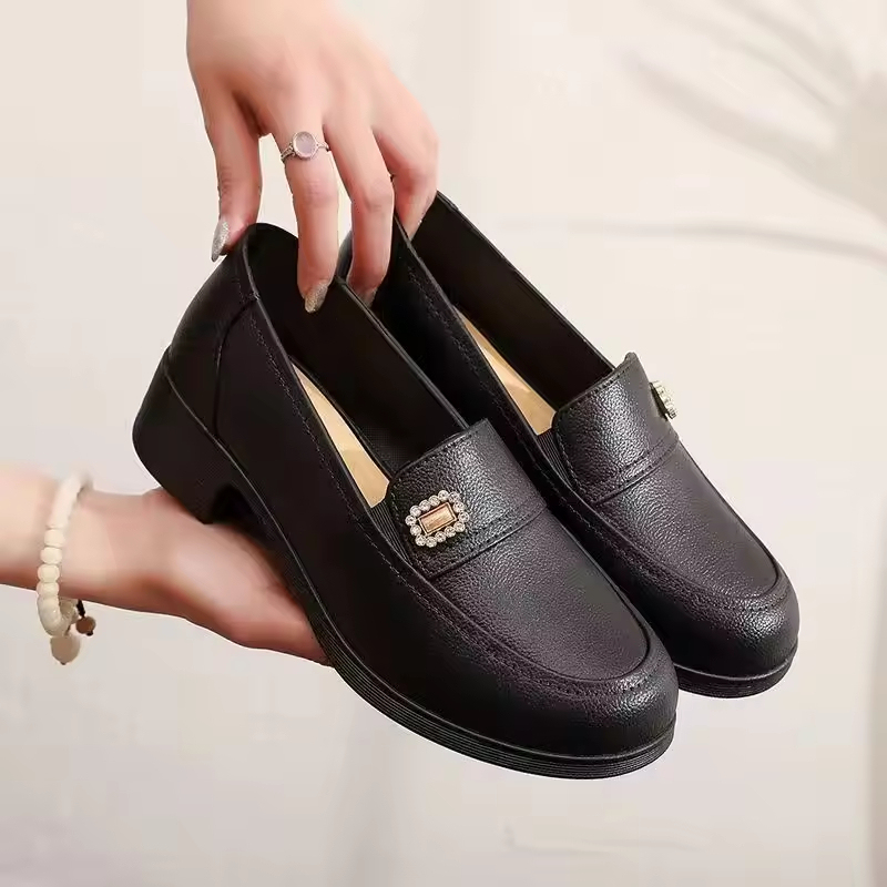 Women's Slip-On PVC Flat Casual Work Shoes Comfortable Shoes Outdoor Sandals for Women & Ladies Wholesale