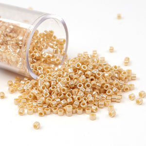 <span class=keywords><strong>Venta</strong></span> al por mayor 11/0 Glass <span class=keywords><strong>Delica</strong></span> Seed Beads Transparente <span class=keywords><strong>Venta</strong></span> caliente Japonés Glass Seed Wholesale Para la fabricación de joyas - Product Image 5