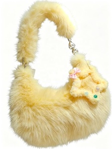 <span class=keywords><strong>Sac</strong></span> à bandoulière Zeyu Y2K Kawaii en <span class=keywords><strong>fausse</strong></span> <span class=keywords><strong>fourrure</strong></span> jaune crème pour femme, avec décor étoile, <span class=keywords><strong>sac</strong></span> décontracté quotidien à porter sous le bras, <span class=keywords><strong>sac</strong></span> à main en <span class=keywords><strong>fausse</strong></span> <span class=keywords><strong>fourrure</strong></span> / <span class=keywords><strong>sac</strong></span> en peluche - Product Image 5