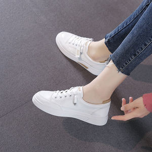 Chaussures de sport d'été tendance pour femmes 2025, en <span class=keywords><strong>cuir</strong></span> PU blanc, baskets décontractées avec semelle plate et design imperméable - Product Image 4