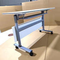 Bureau de travail moderne minimaliste pour deux personnes, table mobile modulaire pliable en PVC ignifuge à grande surface pour la formation/les conférences