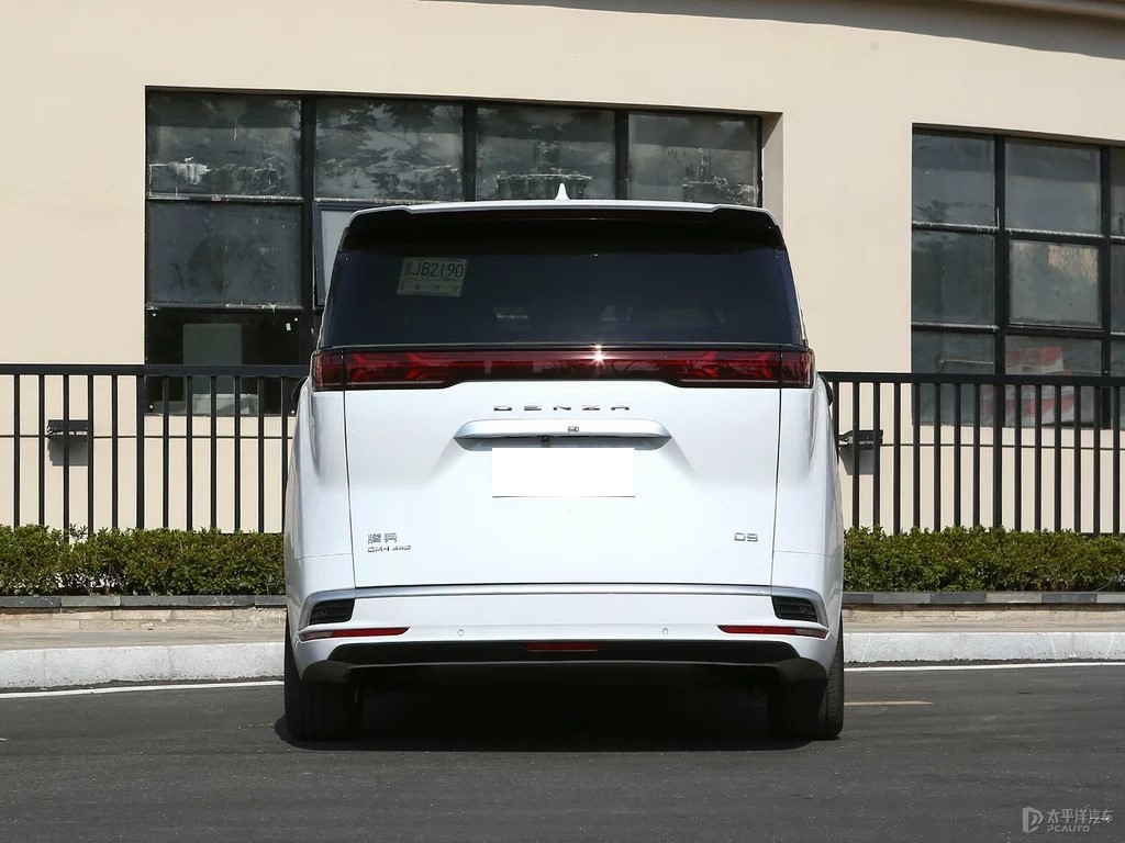 2023 DENZA D9 Tengshi D9 BYD5ドア7人乗りMPV新エネルギー車4WD