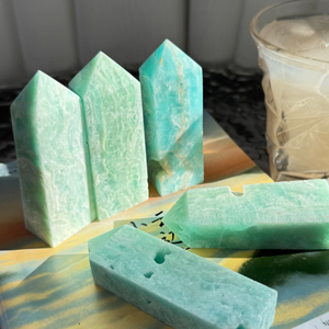 Venta al por mayor de torre de hemimorfita azul natural de alta calidad, pulida en cuatro lados, piedra en bruto, punta de cristal drusa para decoración del hogar - Product Image 3