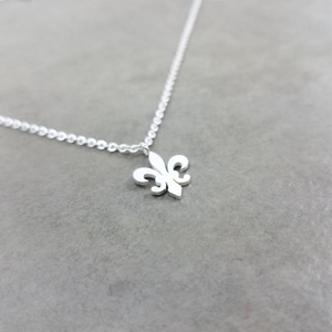 Collar <span class=keywords><strong>de</strong></span> la Fe <span class=keywords><strong>de</strong></span> la <span class=keywords><strong>Flor</strong></span> <span class=keywords><strong>de</strong></span> <span class=keywords><strong>Lis</strong></span> para Mujer, Joyería <span class=keywords><strong>de</strong></span> Acero Inoxidable con Diseño <span class=keywords><strong>de</strong></span> <span class=keywords><strong>Flor</strong></span> <span class=keywords><strong>de</strong></span> <span class=keywords><strong>Lirio</strong></span> <span class=keywords><strong>de</strong></span> San Nicolás, Loto Católico Real - Product Image 3