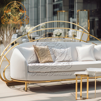 Ensemble de canapés et fauteuils de salon deux places en velours au design moderne et élégant, idéal pour la maison, le salon, l'hôtel, la salle à manger et les événements.