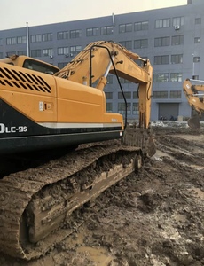 Excavatrice sur chenilles Hyundai 330LC-9S avec forte pression hydraulique et puissance d'excavation élevée - Product Image 3