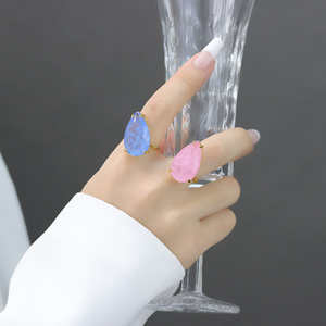 Fabricant et fournisseur de bijoux fins, <span class=keywords><strong>grosse</strong></span> <span class=keywords><strong>bague</strong></span> en forme de poire <span class=keywords><strong>avec</strong></span> pierres semi-précieuses - Product Image 1