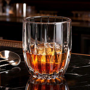 Vaso de Whisky de Cristal de Lujo con Rayas Verticales, Sin Plomo, Base Pesada, Estilo Clásico para 290 ml de Bourbon, Scotch o Cócteles - Product Image 2