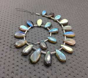 21 pièces Labradorite naturelle lisse en forme de poire pierres précieuses Briolette perles de haute qualité 1 brin perles de pierre en gros - Product Image 2